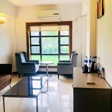 Aristocrat Hotel Καλκούτα Εξωτερικό φωτογραφία