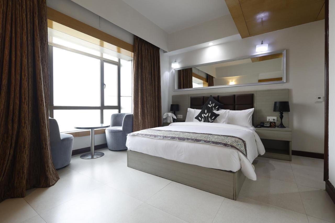 Aristocrat Hotel Καλκούτα Εξωτερικό φωτογραφία