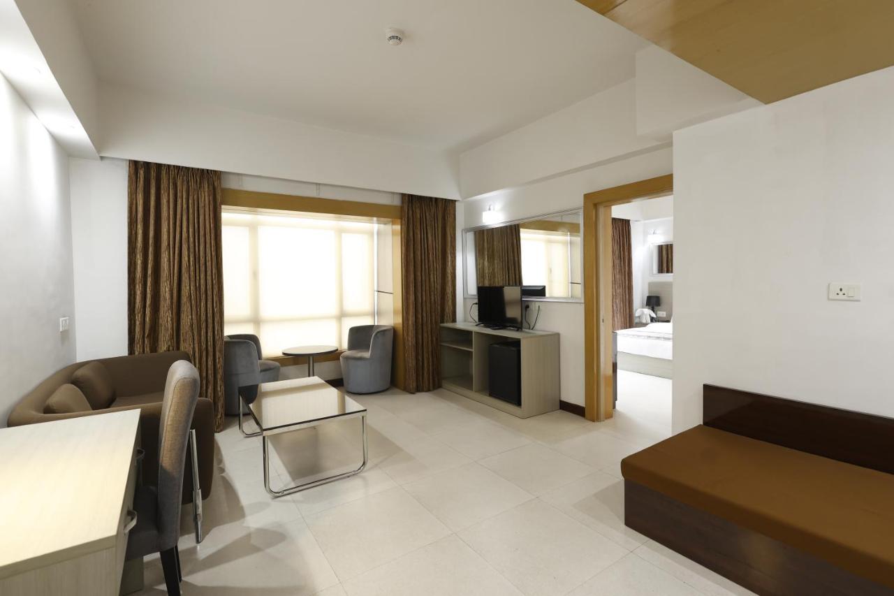 Aristocrat Hotel Καλκούτα Εξωτερικό φωτογραφία
