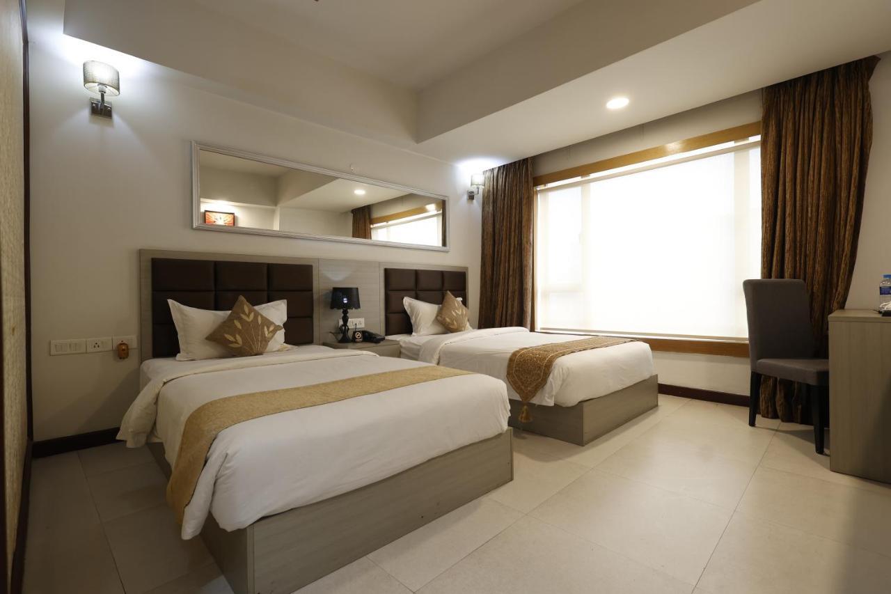 Aristocrat Hotel Καλκούτα Εξωτερικό φωτογραφία