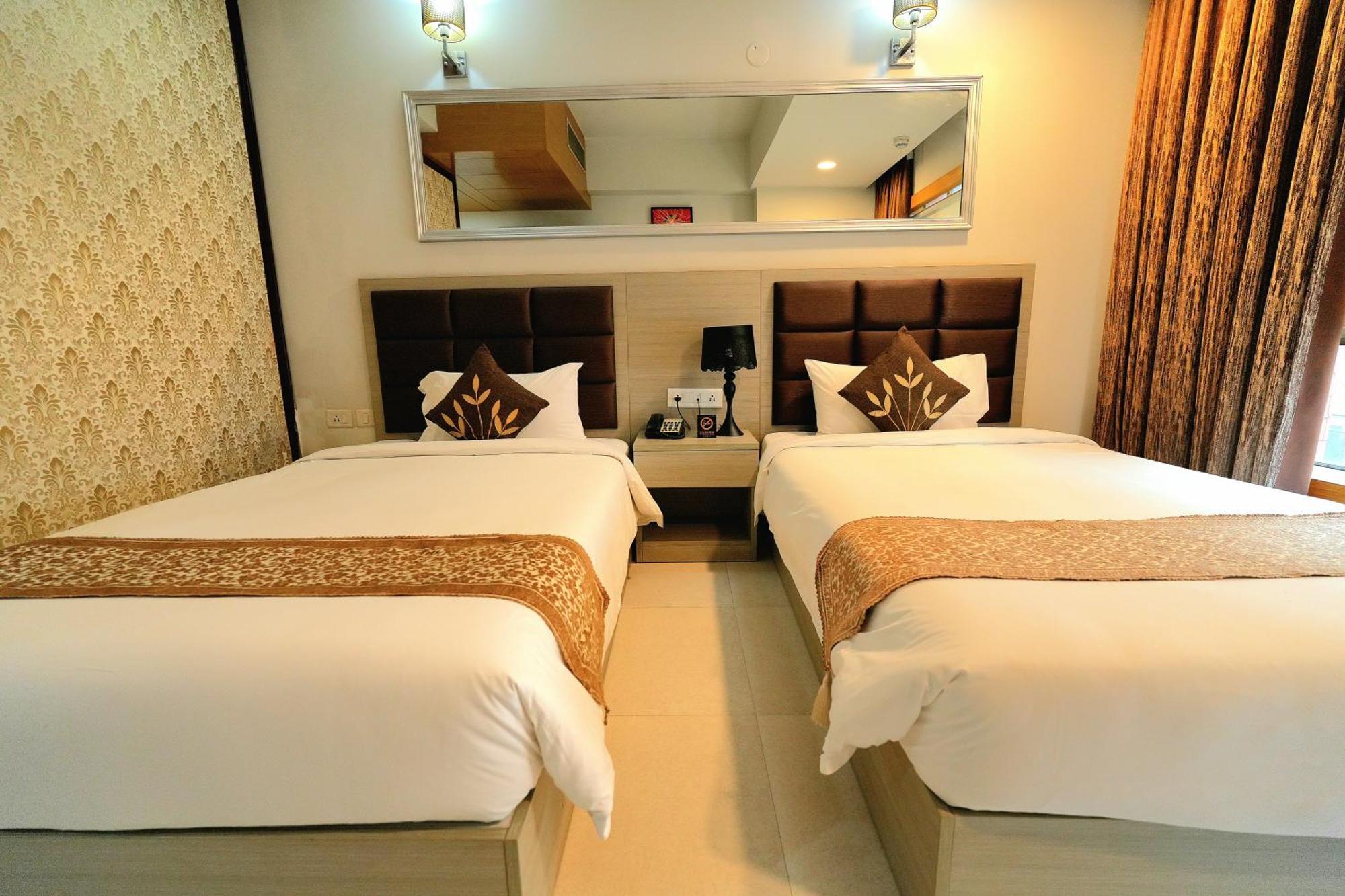 Aristocrat Hotel Καλκούτα Εξωτερικό φωτογραφία