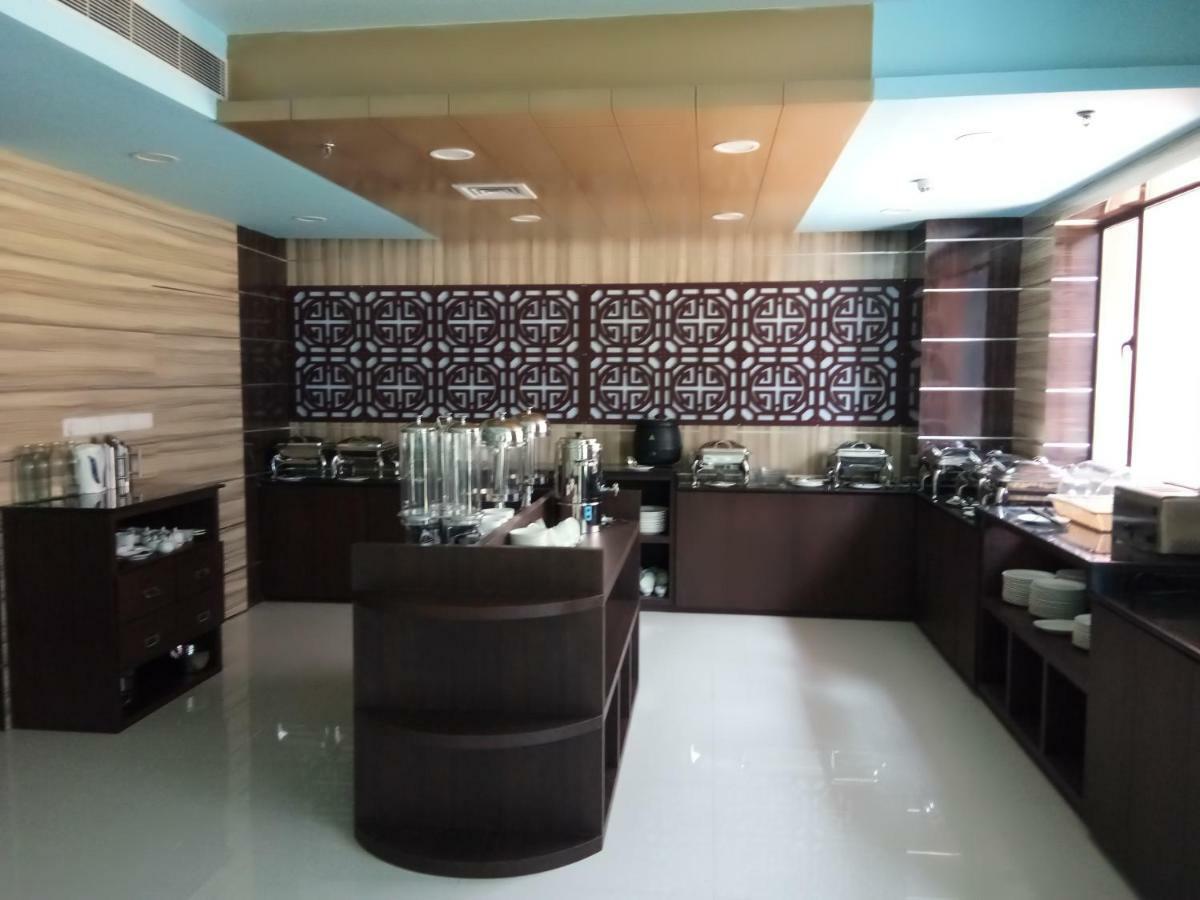 Aristocrat Hotel Καλκούτα Εξωτερικό φωτογραφία