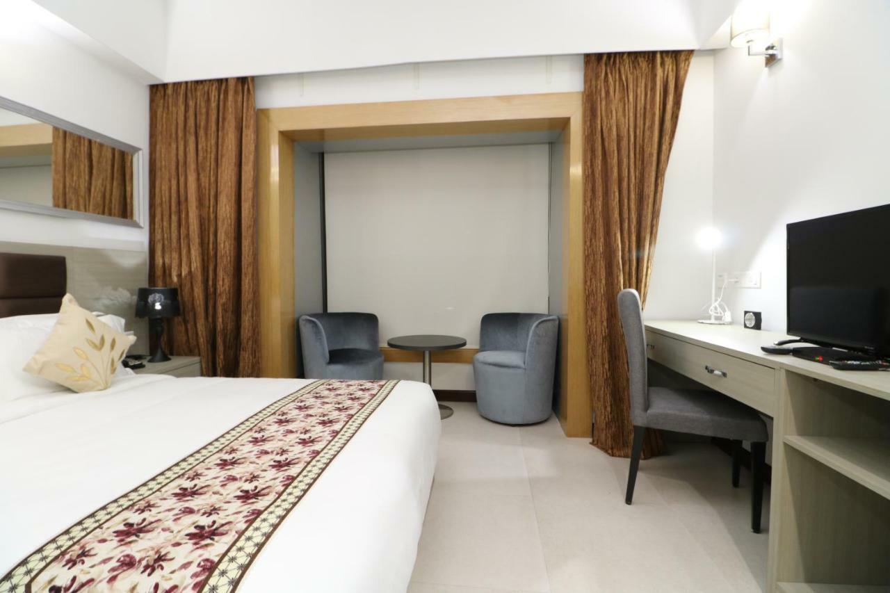 Aristocrat Hotel Καλκούτα Εξωτερικό φωτογραφία