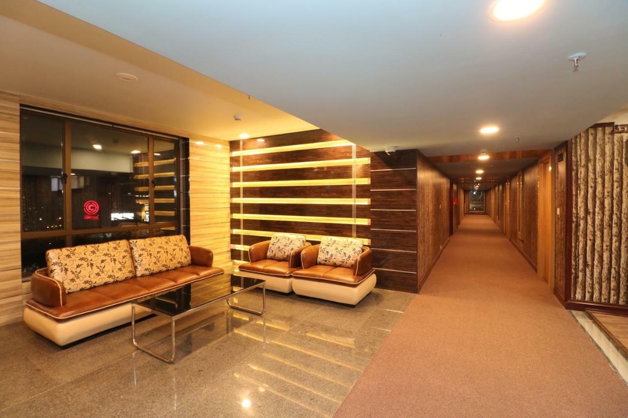 Aristocrat Hotel Καλκούτα Εξωτερικό φωτογραφία