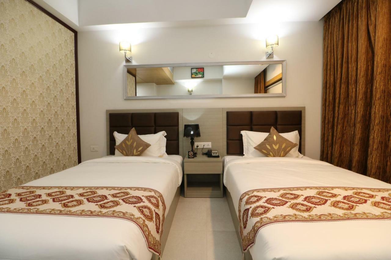 Aristocrat Hotel Καλκούτα Εξωτερικό φωτογραφία