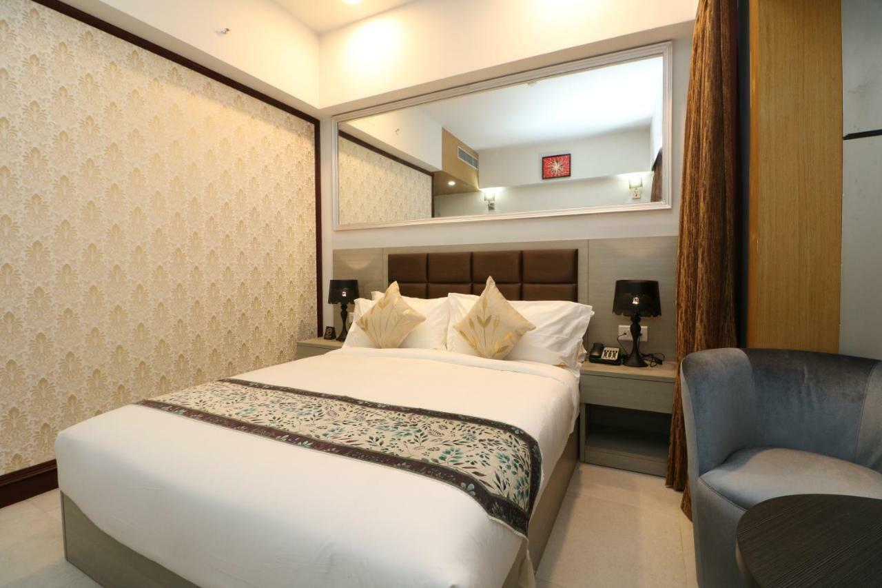 Aristocrat Hotel Καλκούτα Εξωτερικό φωτογραφία