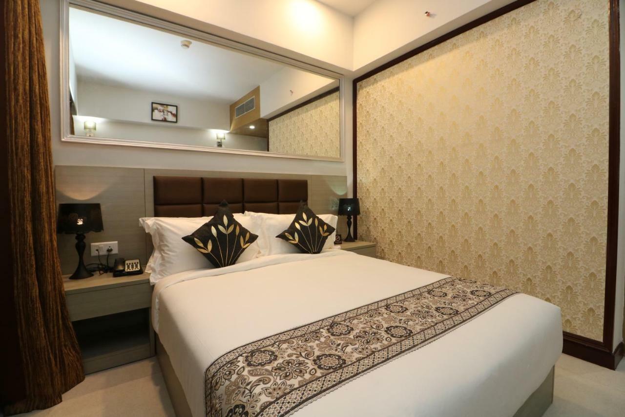 Aristocrat Hotel Καλκούτα Εξωτερικό φωτογραφία